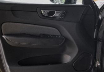 Подержанный автомобиль Volvo XC60 2019 года (26 фото)