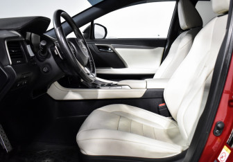 Подержанный автомобиль Lexus RX 2018 года (10 фото)