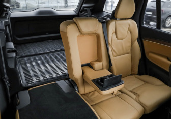 Подержанный автомобиль Volvo XC90 2019 года (31 фото)