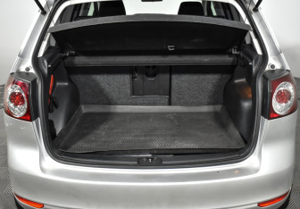 Подержанный автомобиль Volkswagen Golf Plus 2012 года (18 фото)