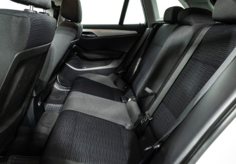 Подержанный автомобиль BMW X1 2014 года (10 фото)