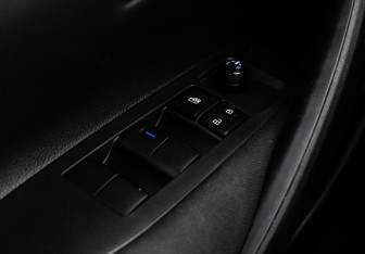 Подержанный автомобиль Toyota Corolla Sedan 2019 года (16 фото)