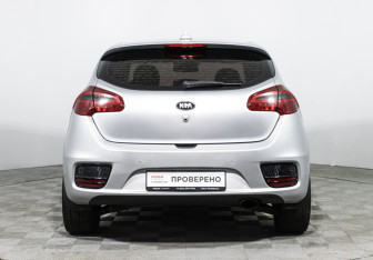 Подержанный автомобиль Kia Ceed Hatchback 2018 года (6 фото)