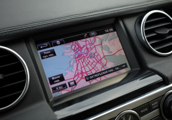 Подержанный автомобиль Land Rover Discovery 2012 года (27 фото)