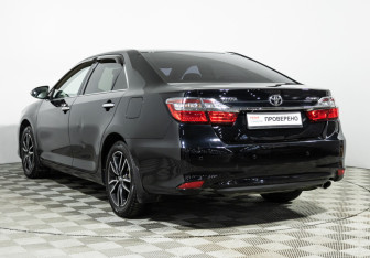 Подержанный автомобиль Toyota Camry Sedan 2016 года (7 фото)