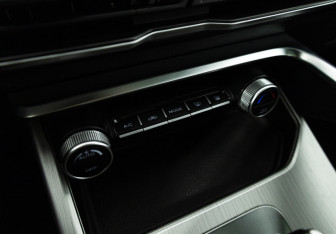 Подержанный автомобиль Geely Coolray 2021 года (17 фото)