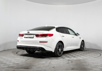 Подержанный автомобиль Kia Optima Sedan 2019 года (5 фото)