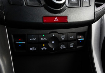 Подержанный автомобиль Honda Accord Sedan 2011 года (14 фото)
