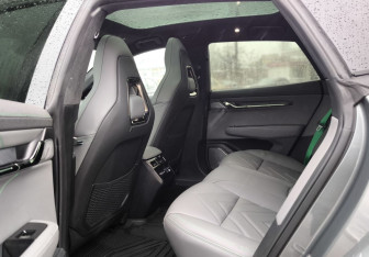 Подержанный автомобиль Zeekr 001 2023 года (33 фото)