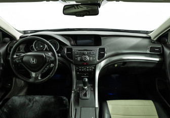 Подержанный автомобиль Honda Accord Sedan 2011 года (13 фото)