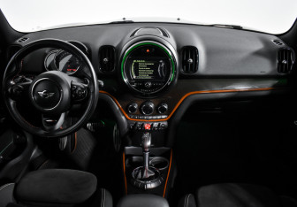 Подержанный автомобиль MINI Countryman 2017 года (13 фото)