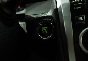Подержанный автомобиль Toyota Camry Sedan 2012 года (18 фото)