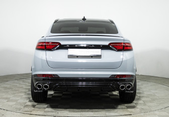 Подержанный автомобиль Geely Tugella 2023 года (6 фото)