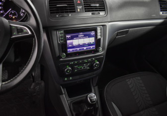 Подержанный автомобиль Skoda Yeti 2017 года (16 фото)