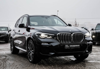 Подержанный автомобиль BMW X5 2019 года (5 фото)