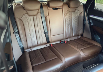 Подержанный автомобиль Audi Q5 2017 года (22 фото)