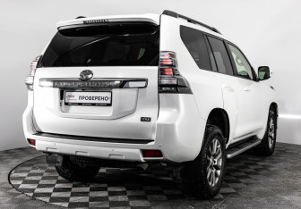 Подержанный автомобиль Toyota Land Cruiser Prado 2016 года (7 фото)