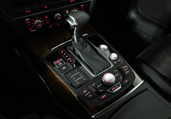Подержанный автомобиль Audi A6 Sedan 2014 года (17 фото)
