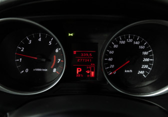Подержанный автомобиль Mitsubishi ASX 2011 года (12 фото)