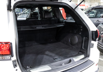 Подержанный автомобиль Jeep Grand Cherokee 2019 года (29 фото)