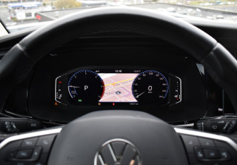 Подержанный автомобиль Volkswagen Caravelle 2021 года (15 фото)