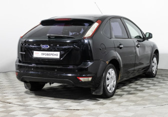 Подержанный автомобиль Ford Focus Hatchback 2011 года (5 фото)