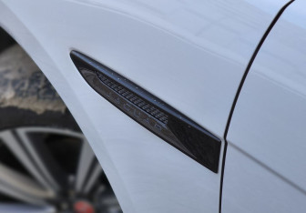 Подержанный автомобиль Jaguar F-Pace 2016 года (12 фото)