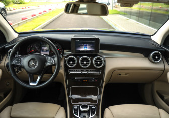 Подержанный автомобиль Mercedes-Benz GLC Coupe 2018 года (11 фото)
