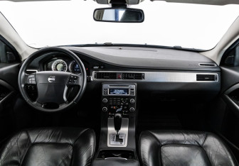 Подержанный автомобиль Volvo XC70 2008 года (10 фото)