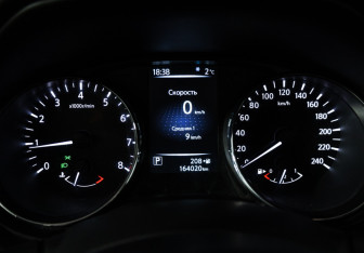 Подержанный автомобиль Nissan X-Trail 2018 года (12 фото)