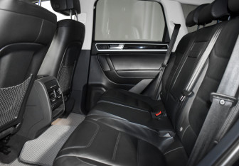 Подержанный автомобиль Volkswagen Touareg 2016 года (11 фото)