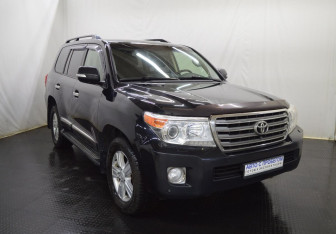 Подержанный автомобиль Toyota Land Cruiser Suv 2012 года (3 фото)