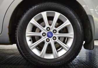 Подержанный автомобиль Ford Mondeo Sedan 2012 года (9 фото)