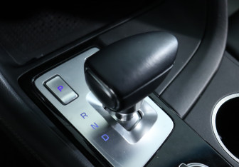 Подержанный автомобиль Genesis G70 2022 года (17 фото)