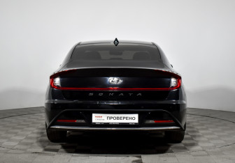 Подержанный автомобиль Hyundai Sonata 2021 года (6 фото)