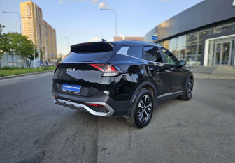 Подержанный автомобиль Kia Sportage 2023 года (4 фото)