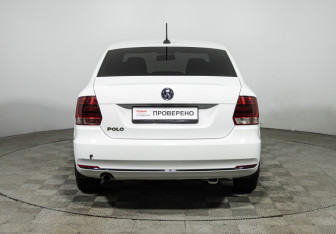 Подержанный автомобиль Volkswagen Polo Sedan 2017 года (6 фото)