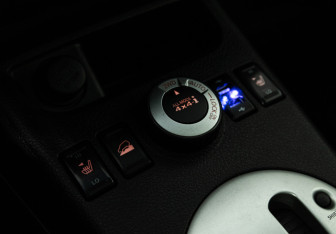 Подержанный автомобиль Nissan X-Trail 2010 года (16 фото)