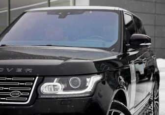 Подержанный автомобиль Land Rover Range Rover 2017 года (2 фото)