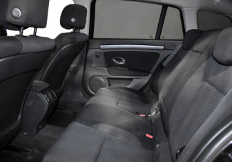 Подержанный автомобиль Renault Laguna Wagon 2009 года (12 фото)