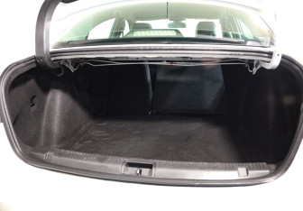 Подержанный автомобиль Renault Fluence 2010 года (24 фото)