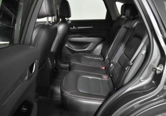 Подержанный автомобиль Mazda CX-5 2021 года (11 фото)