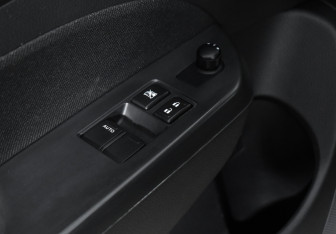 Подержанный автомобиль Suzuki Swift Hatchback 2011 года (10 фото)