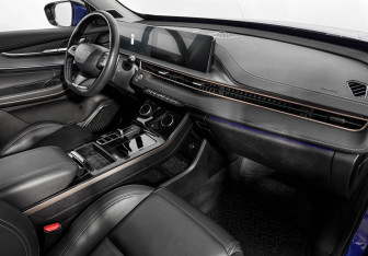 Подержанный автомобиль Exeed LX 2023 года (14 фото)