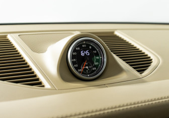 Подержанный автомобиль Porsche Macan 2014 года (21 фото)