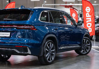 Подержанный автомобиль Geely Monjaro 2023 года (7 фото)