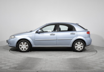 Подержанный автомобиль Chevrolet Lacetti Hatchback 2010 года (8 фото)