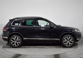 Подержанный автомобиль Volkswagen Touareg 2017 года (4 фото)