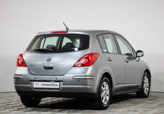 Подержанный автомобиль Nissan Tiida Hatchback 2008 года (5 фото)