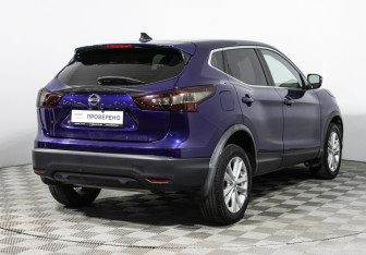 Подержанный автомобиль Nissan Qashqai 2016 года (5 фото)